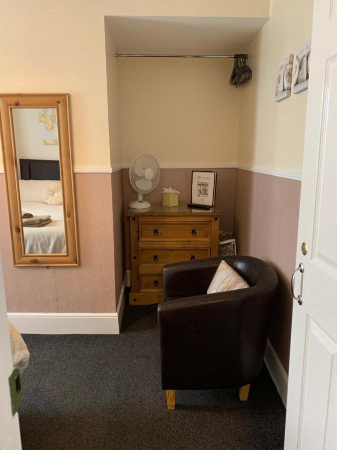Twin Palms Guesthouse Great Yarmouth Buitenkant foto