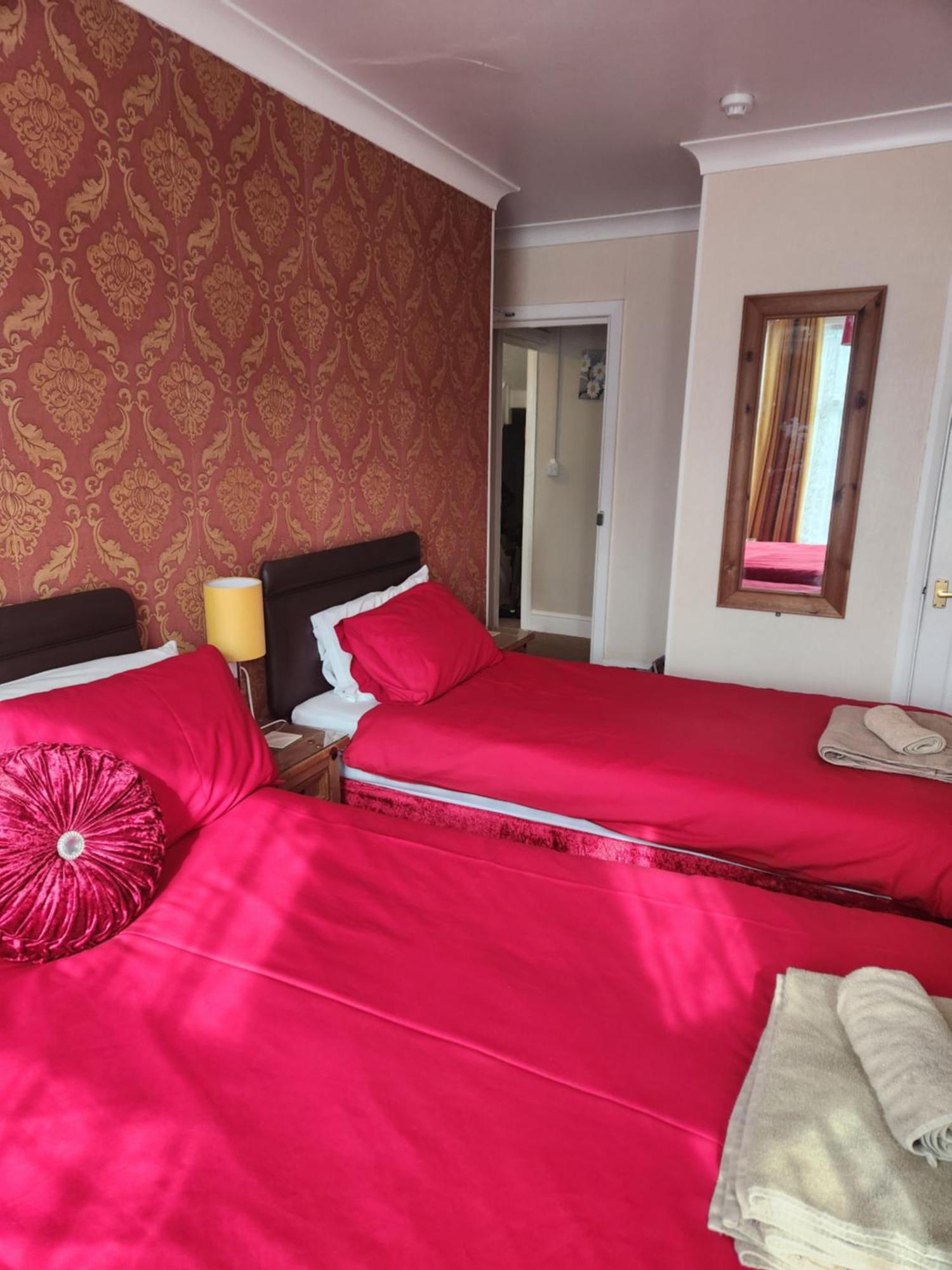 Twin Palms Guesthouse Great Yarmouth Buitenkant foto