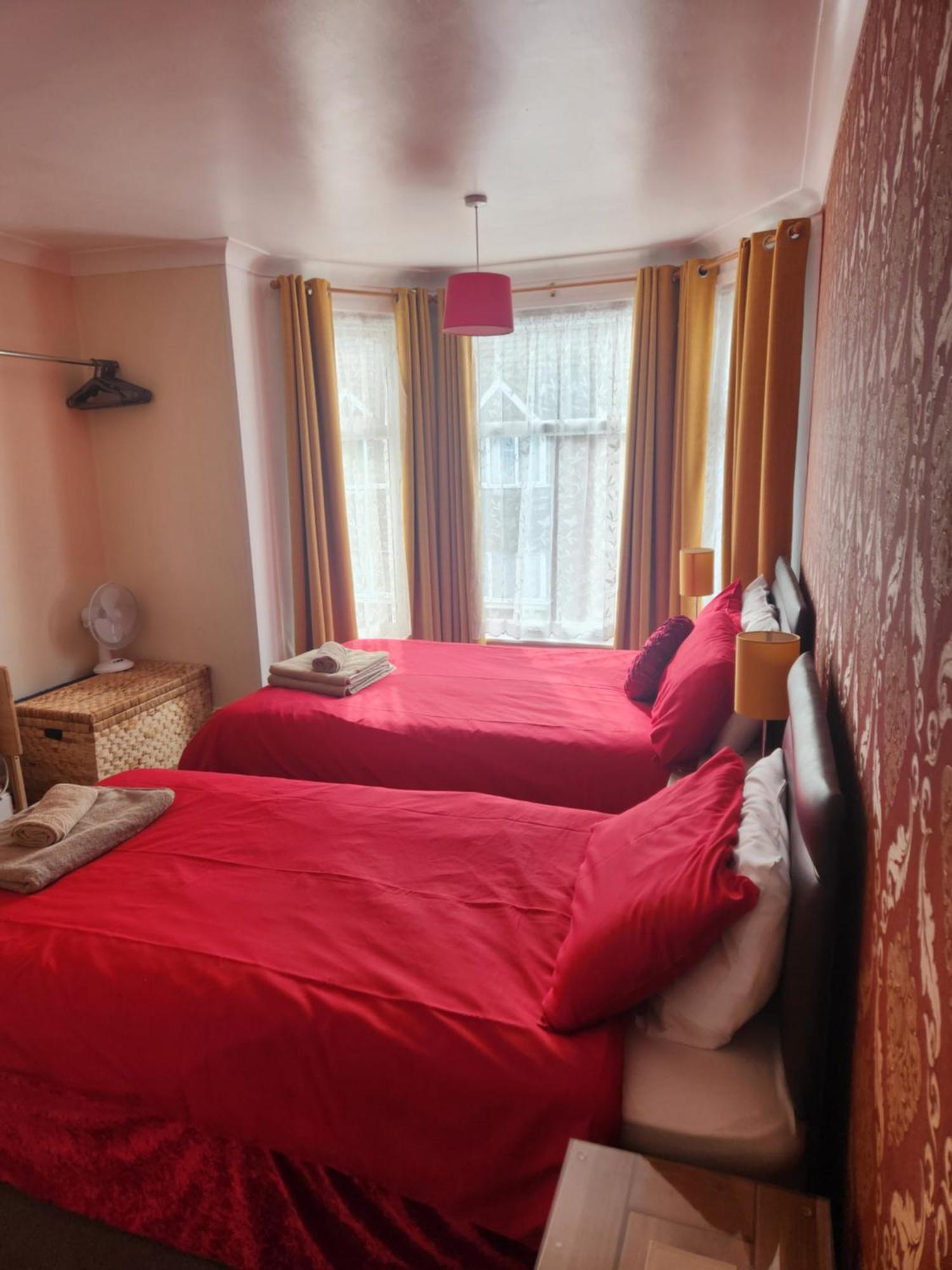 Twin Palms Guesthouse Great Yarmouth Buitenkant foto