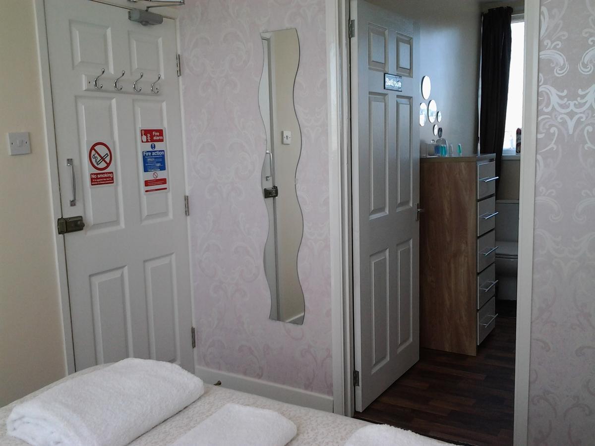 Twin Palms Guesthouse Great Yarmouth Buitenkant foto