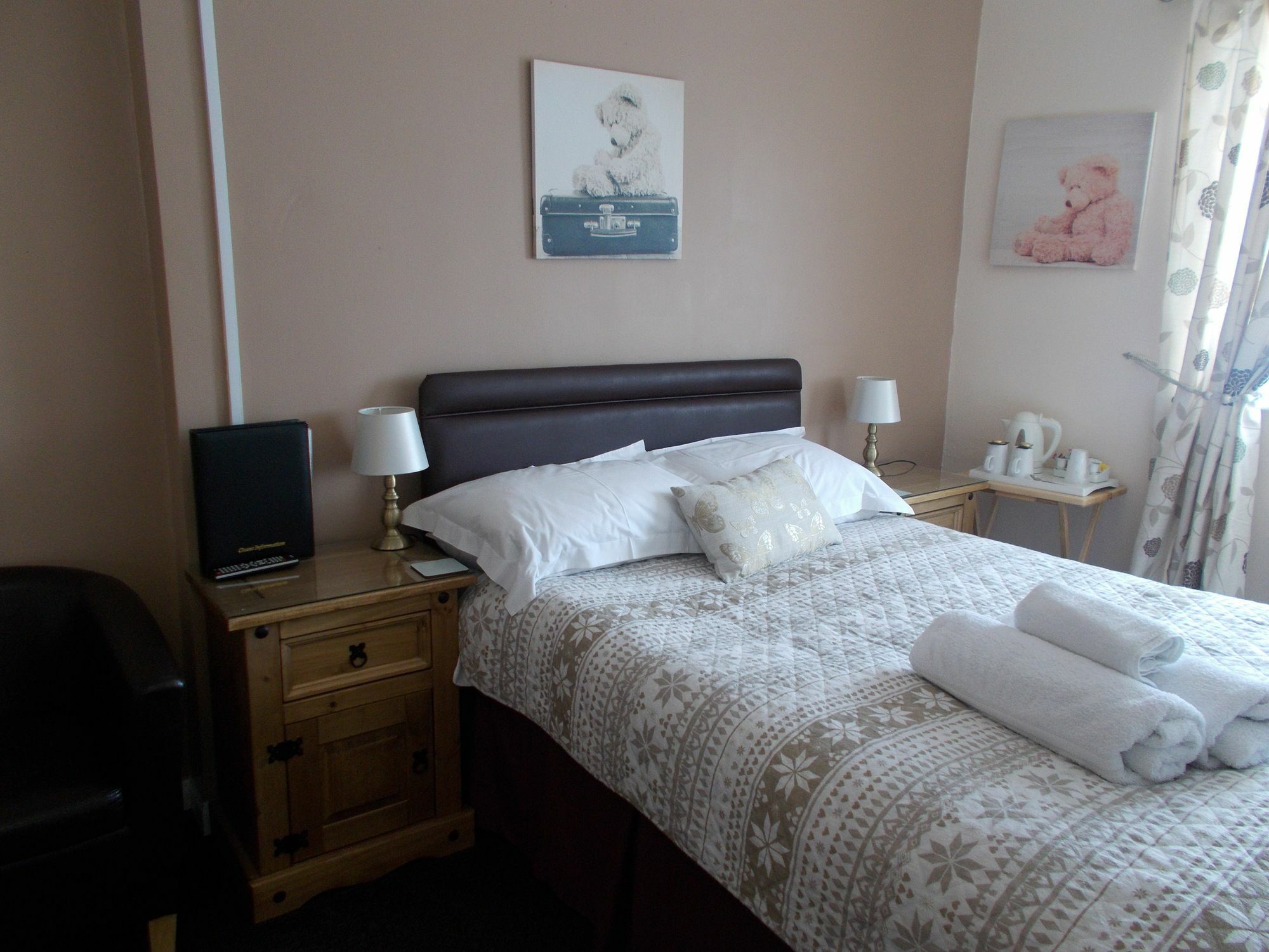 Twin Palms Guesthouse Great Yarmouth Buitenkant foto